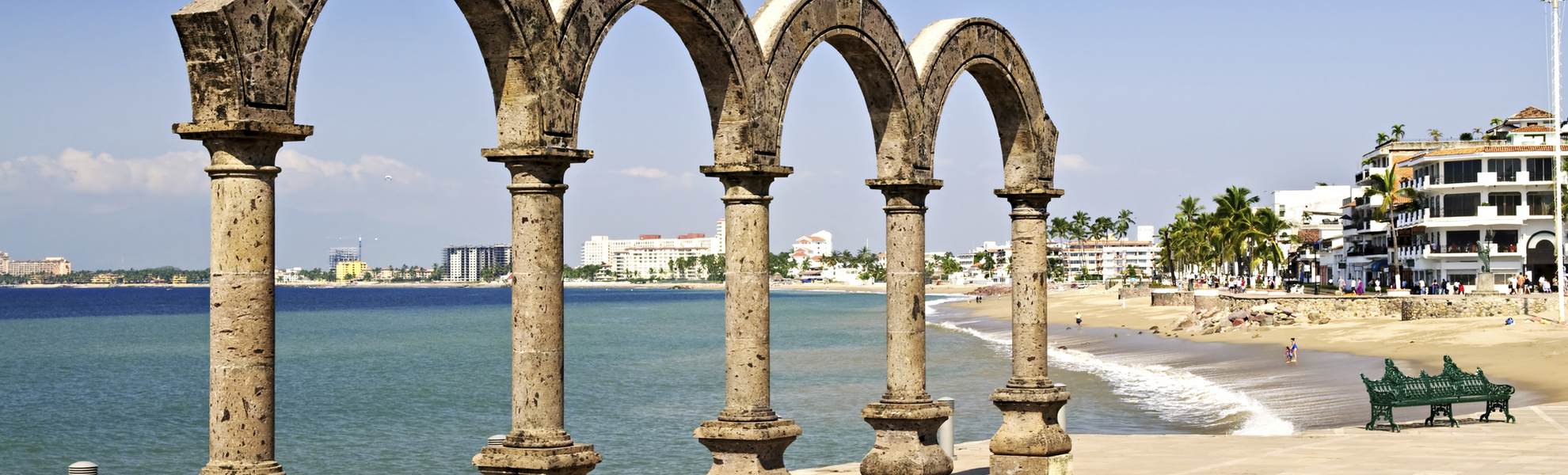 Bögen an der Küste von Puerto Vallarta, Mexiko