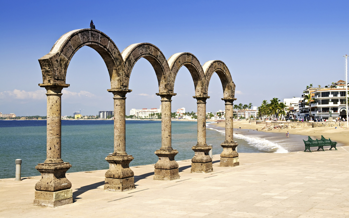 Bögen an der Küste von Puerto Vallarta, Mexiko