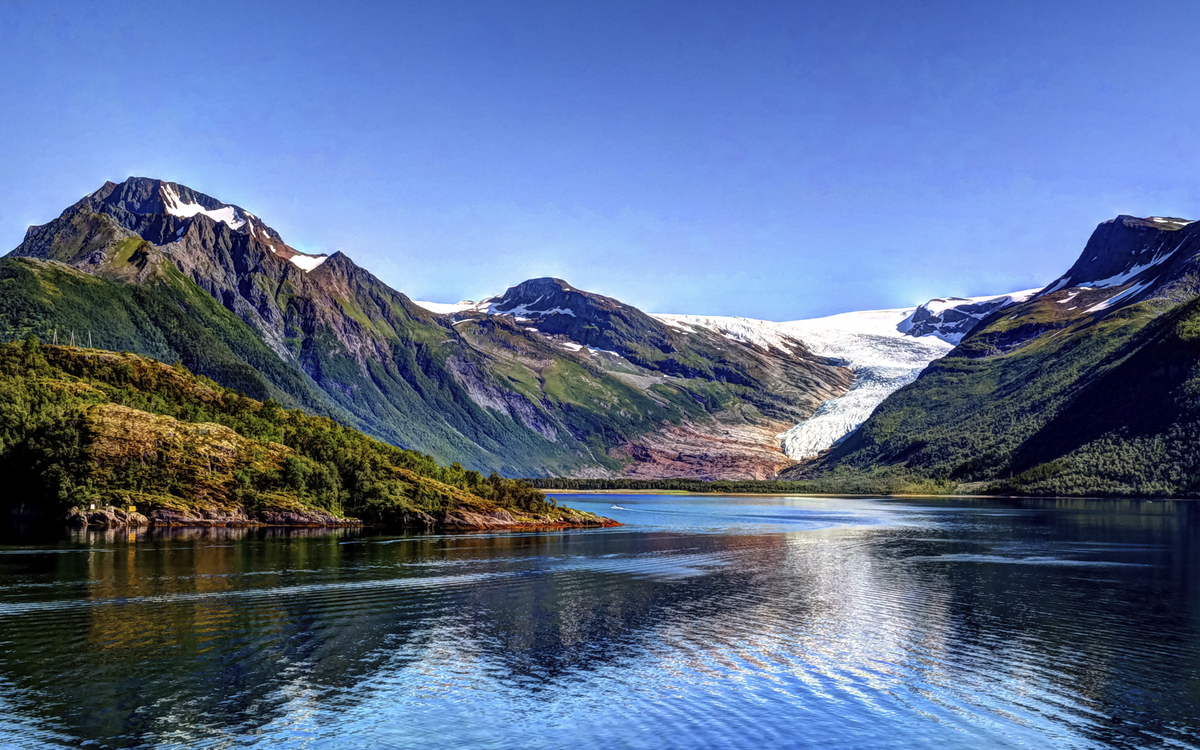 Svartisen Gletscher und Nordfjord, Norwegen