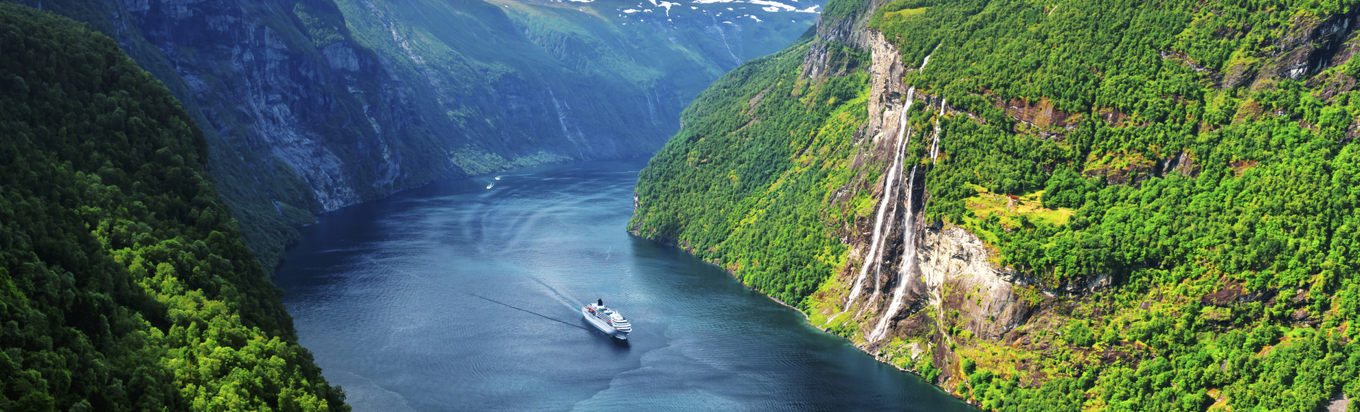 Die Sieben Schwestern- Atemberaubende Wasserfaelle in Geirangerfjord, Norwegen