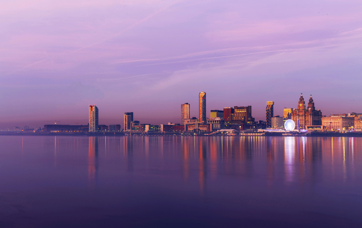 Liverpool Skyline und Fluss Mersey, in Engalnd