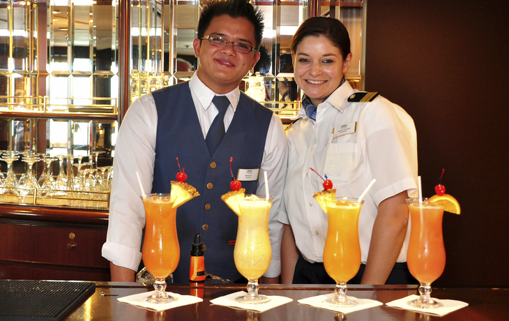 Cocktails an der Bar von MS Amadea