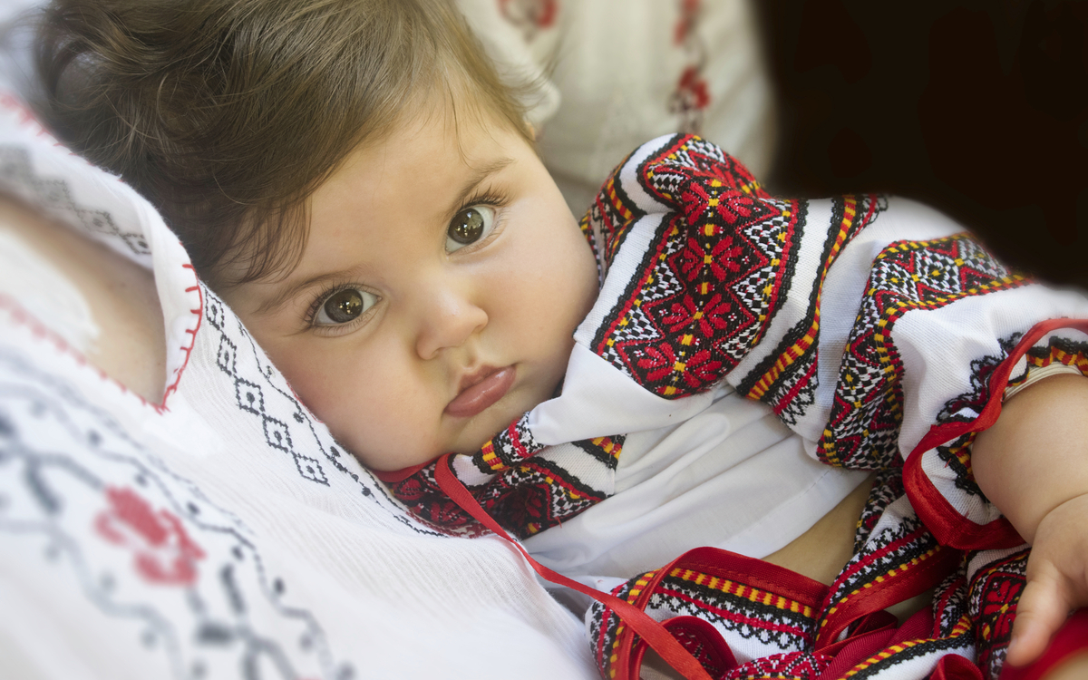 Kind in Landestypischer Tracht
