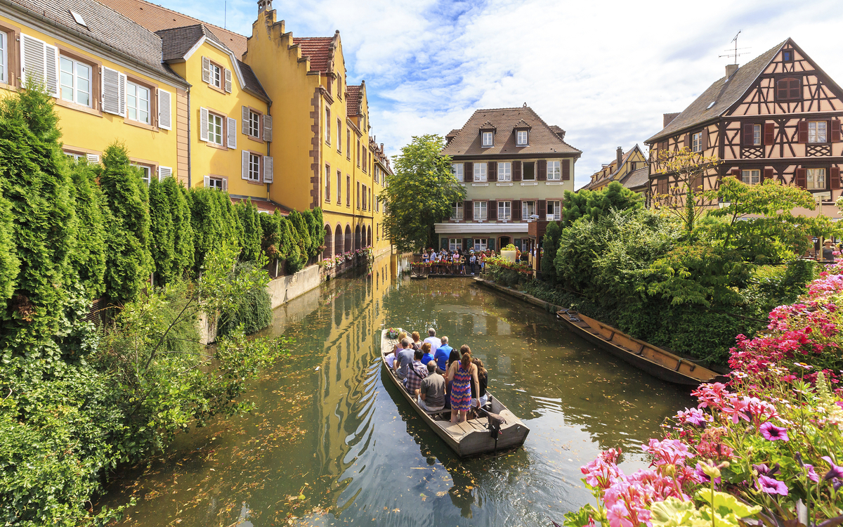 Kanal im malerischen Ort Colmar, Frankreich