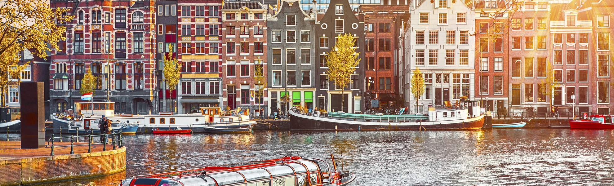 Rundfahrt auf dem Boot in Amsterdam, Niederlande