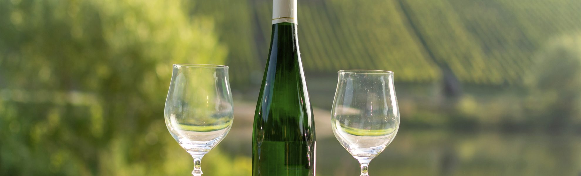 Weinflasche mit Gläser