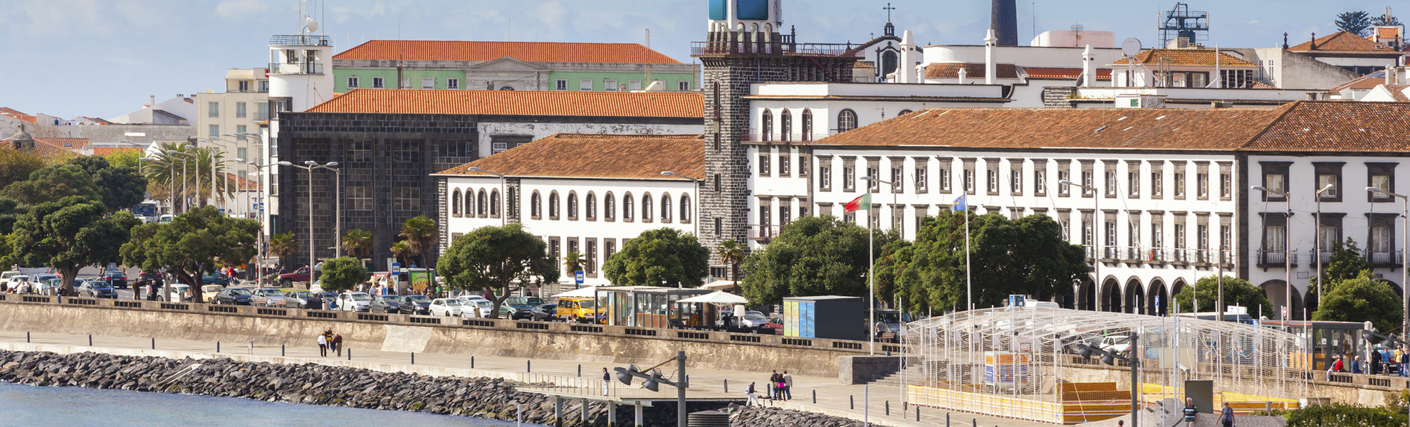 Küste und Promenade von Ponta Delgada, São Miguel, Azoren