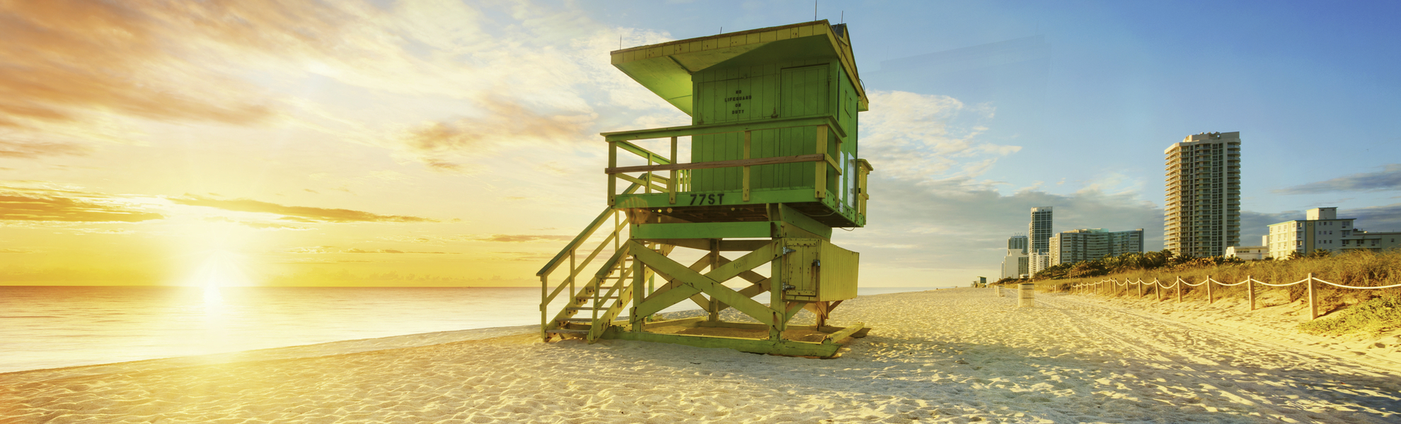Sonnenuntergang am Strand von Miami, USA