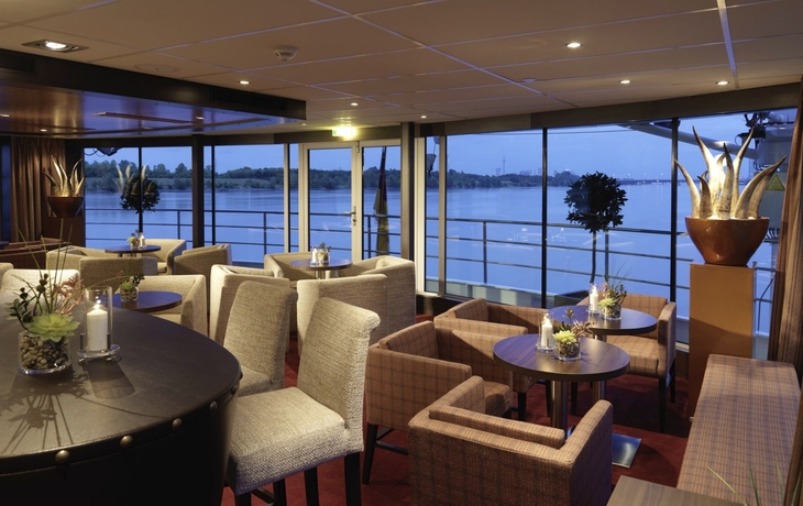 Panorama-Lounge auf dem Flussschiff Amadeus Diamond