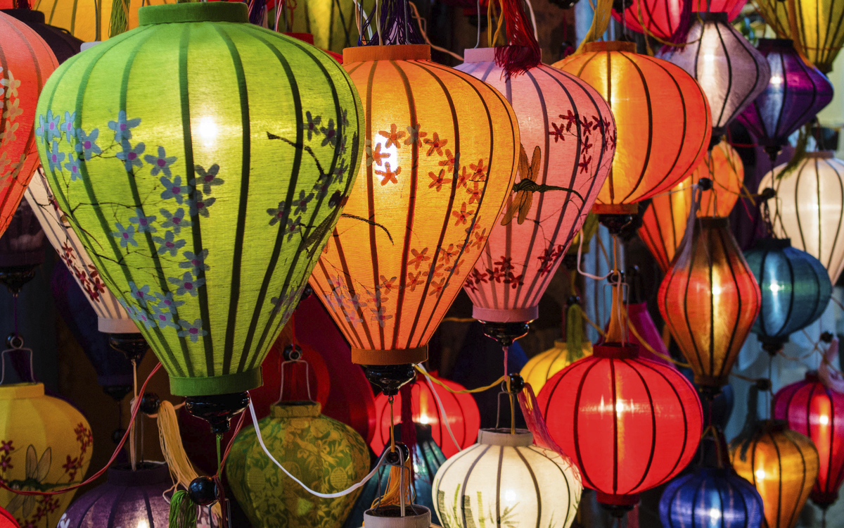 Lampenstand am Markt in Hoi An, Vietnam