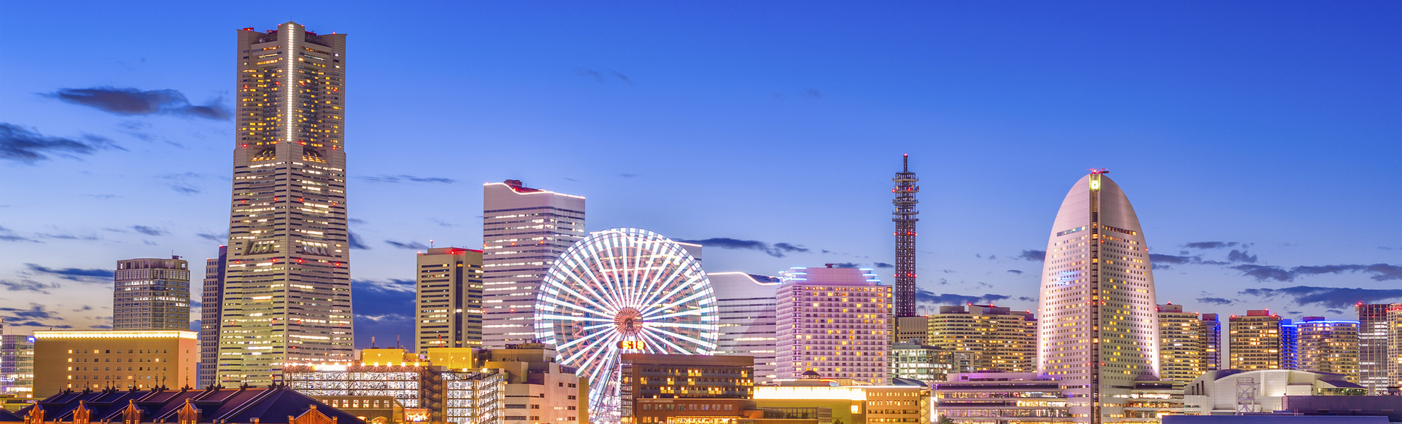 Skyline von Yokohama bei Nacht, Japan