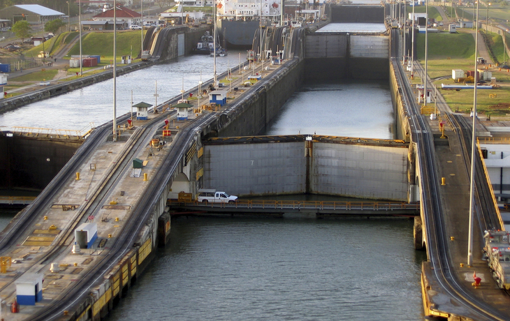 Blick auf die Miraflores Schleuse im Panama Kanal, Panama