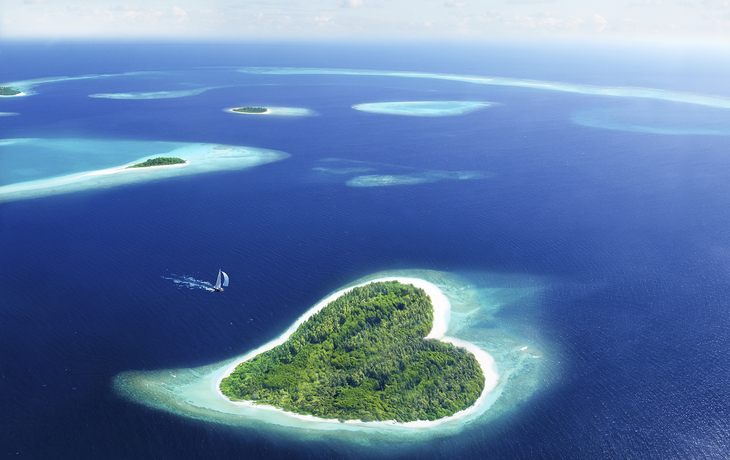 Insel in der Form eines Herzes