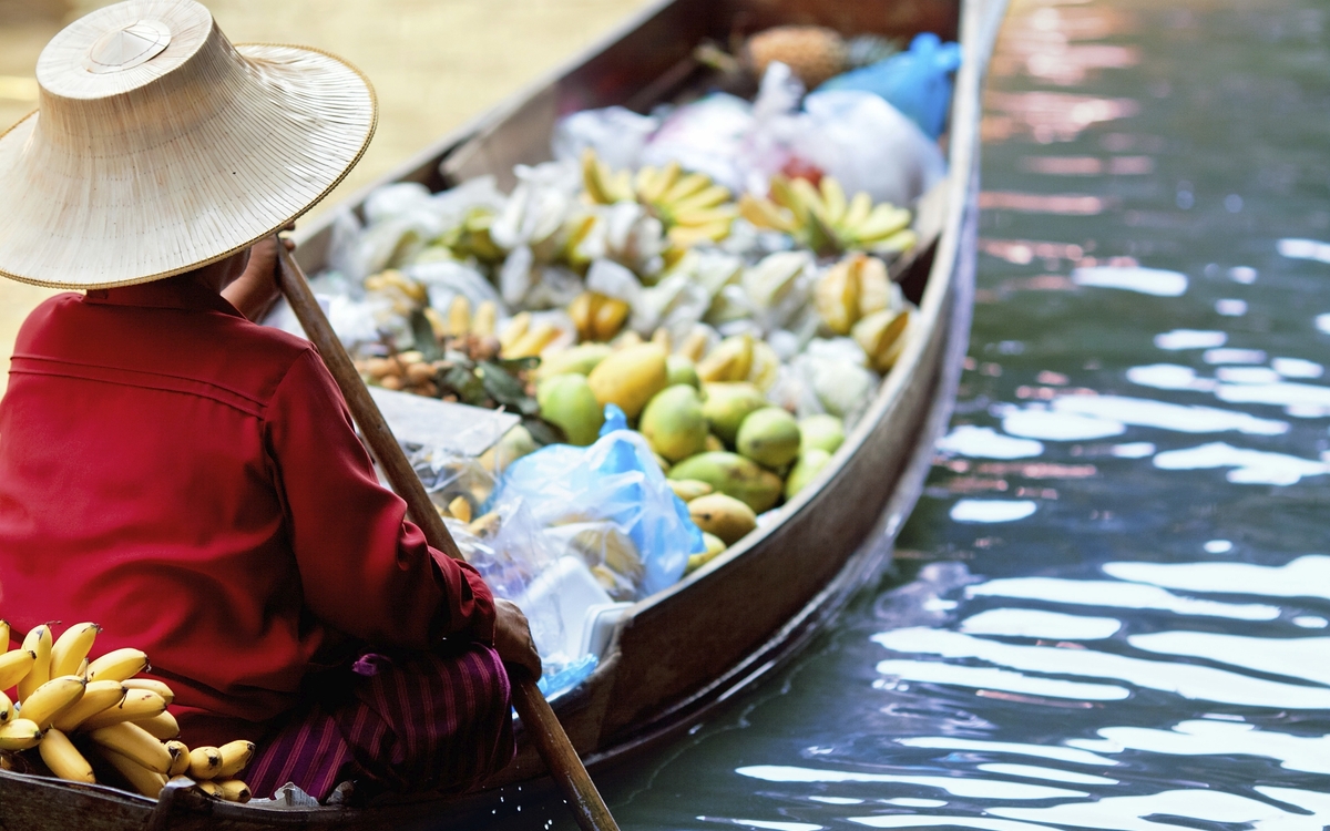 Schwimmender Markt Stand in Bangkok, Thailand