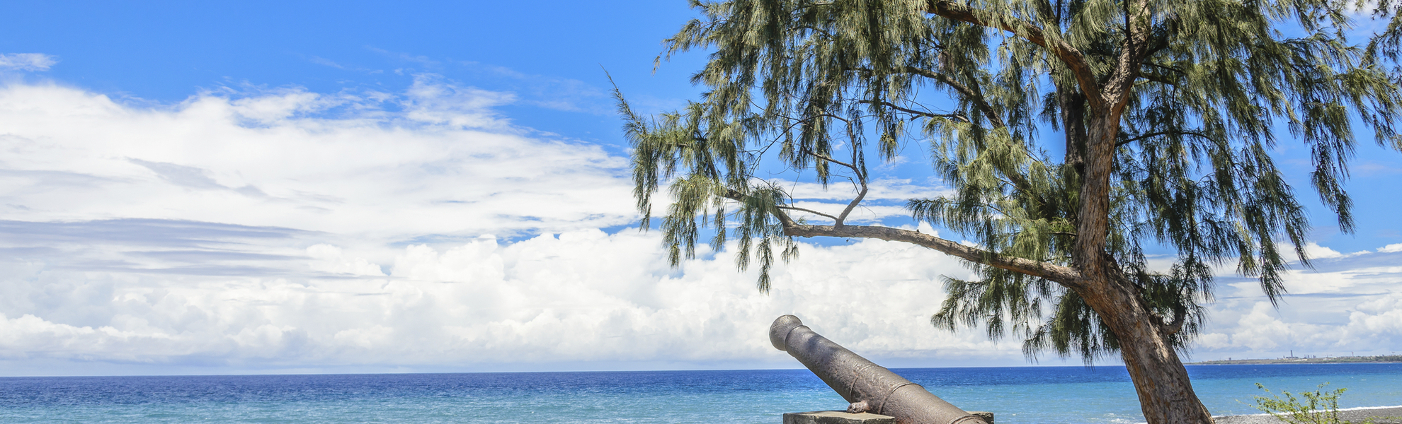 Kanone an der Küste von La Reunion