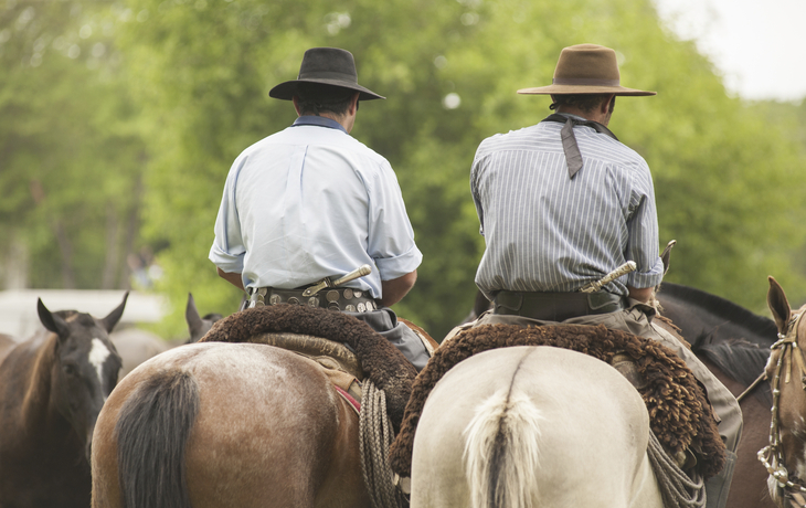 2 Gauchos auf Pferden in Argentinien