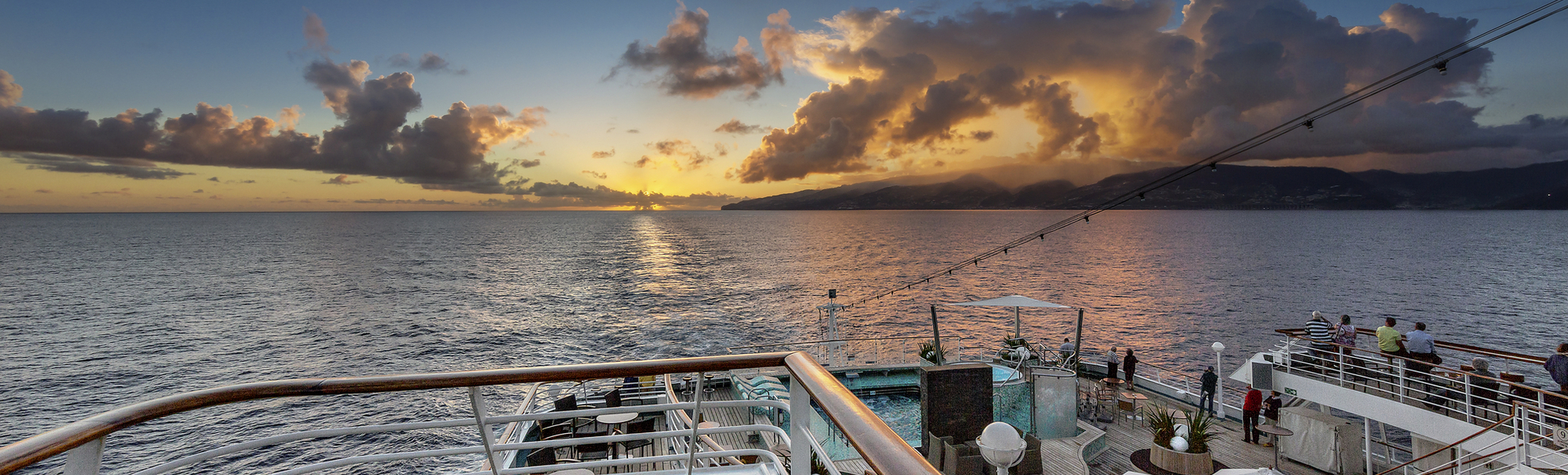Sonnenuntergang über Funchal, gesehen vom Heck der MS Amadea
