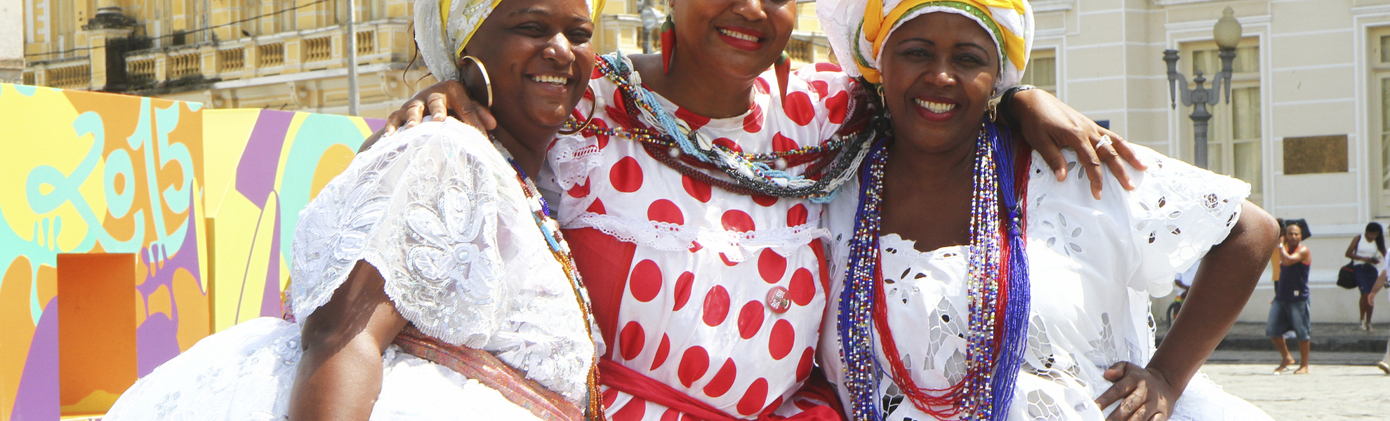 Frauen in landesüblichen Kleidern, Brasilien