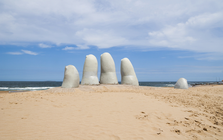 Hand Skulptur in Punta del Este, Uruguay