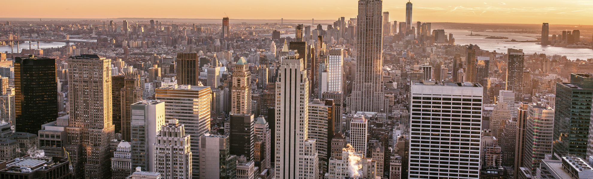 Manhattans Skyline mit Blick auf das Empire State Building, USA