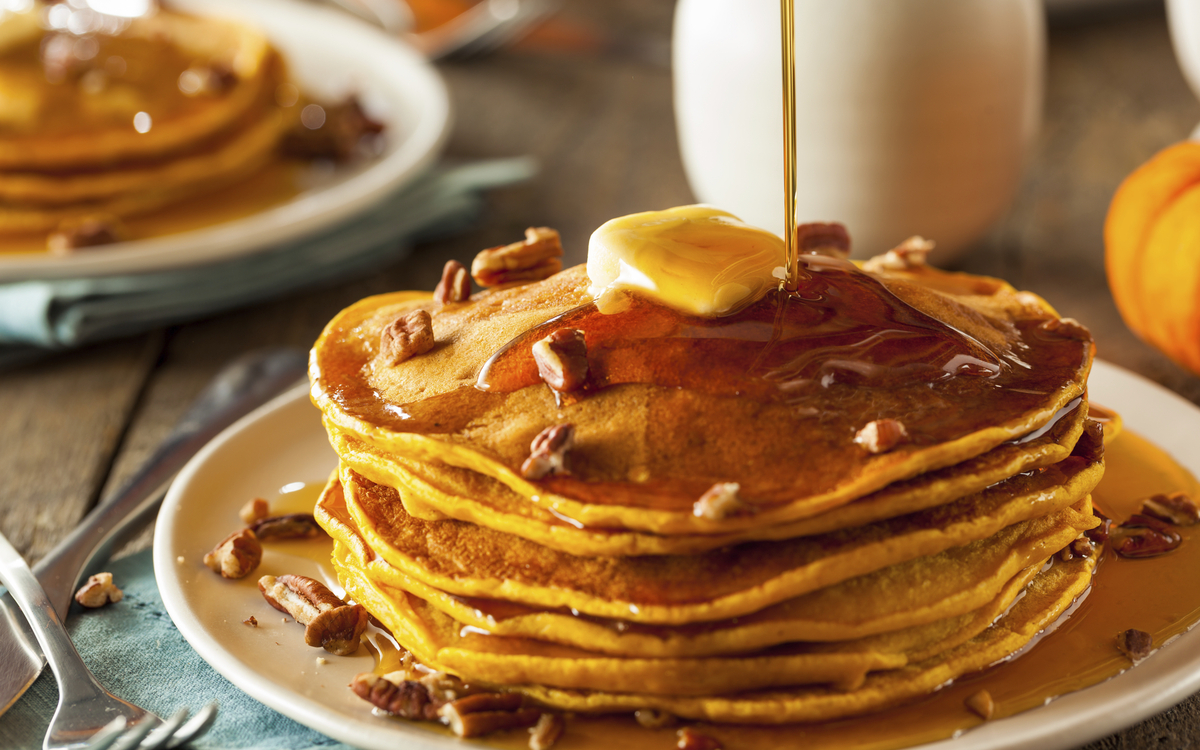 Kürbis Pfannkuchen mit Ahornsirup