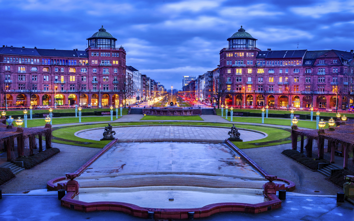 Friedrichsplatz in Mannheim im Winter, Deutschland