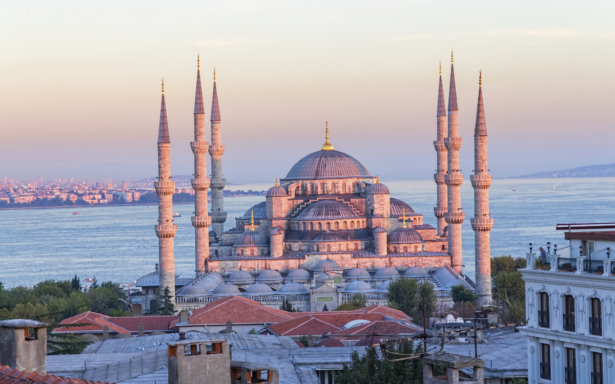 Blaue Moschee in Istanbul am Abend, Türkei