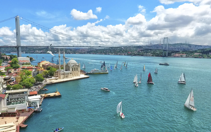 Bosporusbrücke in Istanbul, Türkei
