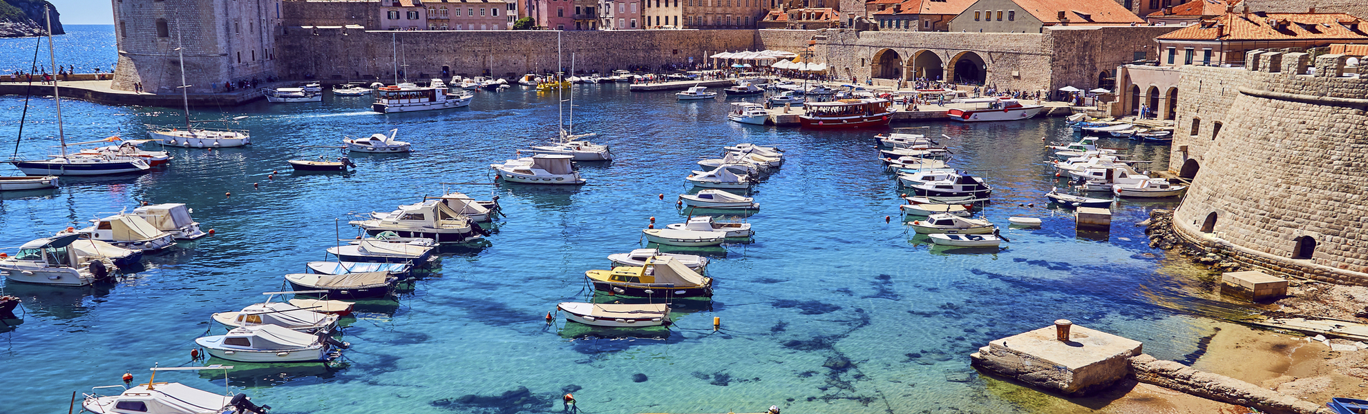 Boote in der Bucht von Dubrovnik, Kroatien