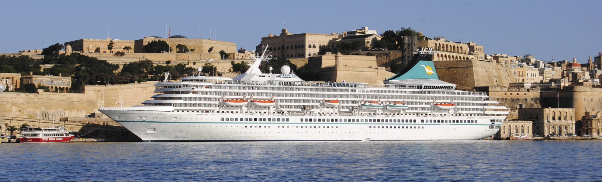 MS Artania in Valetta