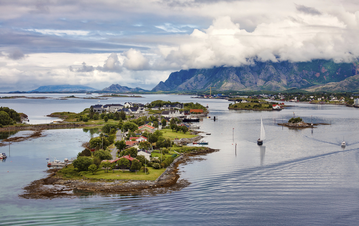 Blick auf die Stadt Bronnoysund, Norwegen