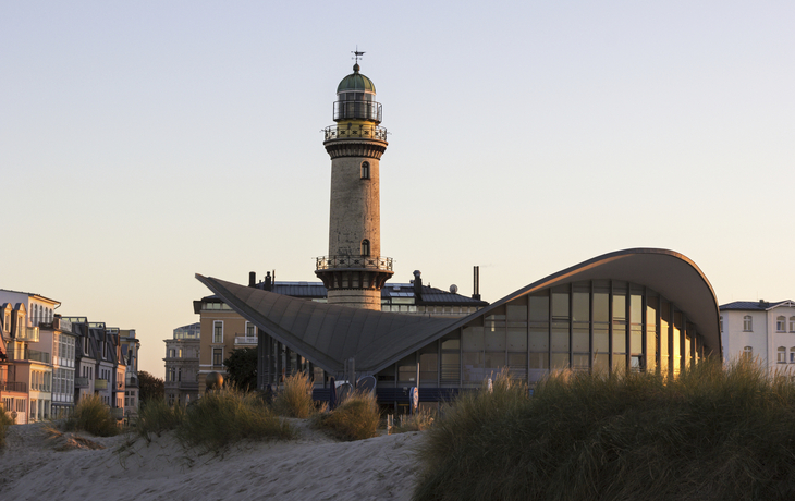 Der Leuchtturm von Warnemuende, Deutschland