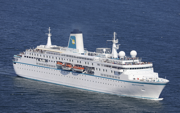 MS Deutschland auf hoher See