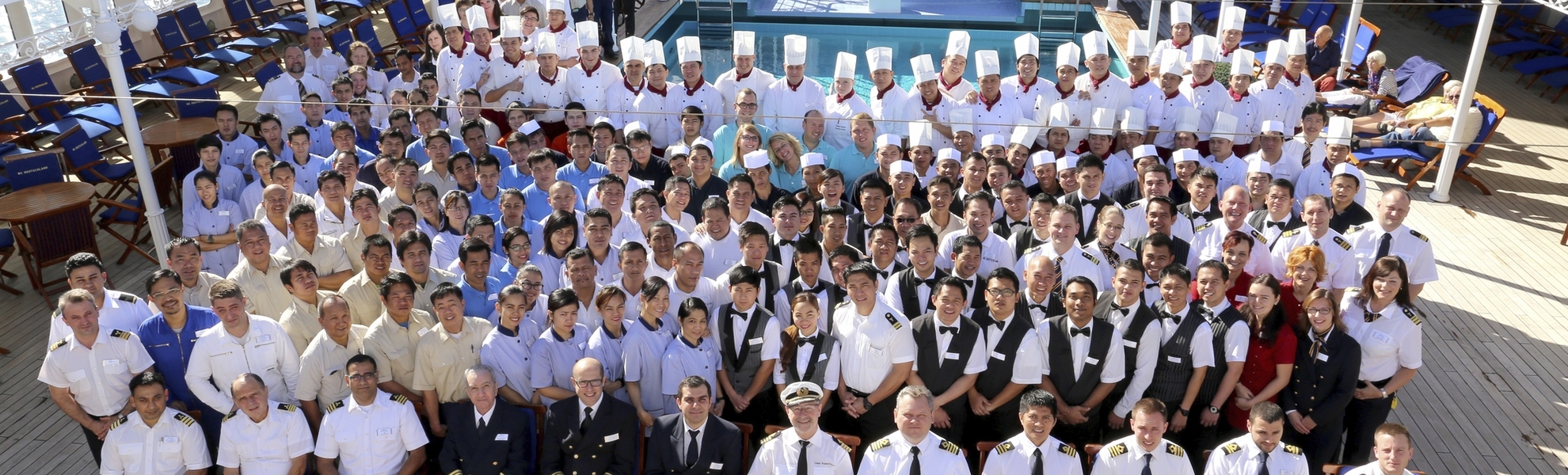 Die Crew von MS Deutschland