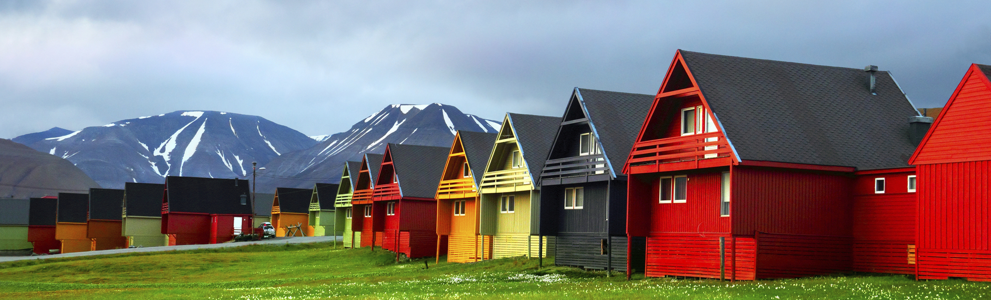 farbenfrohe Häuser in Longyearbyen, Norwegen