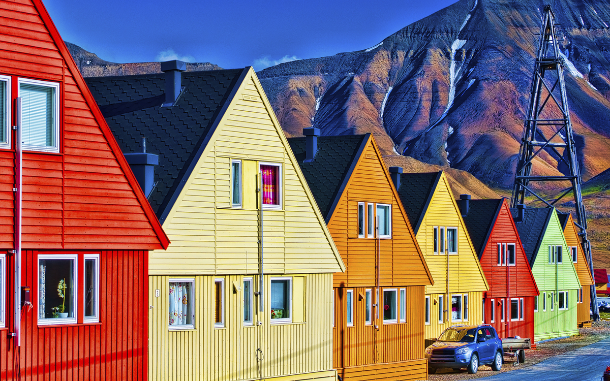 bunte Häuser in Longyearbyen, Spitzbergen
