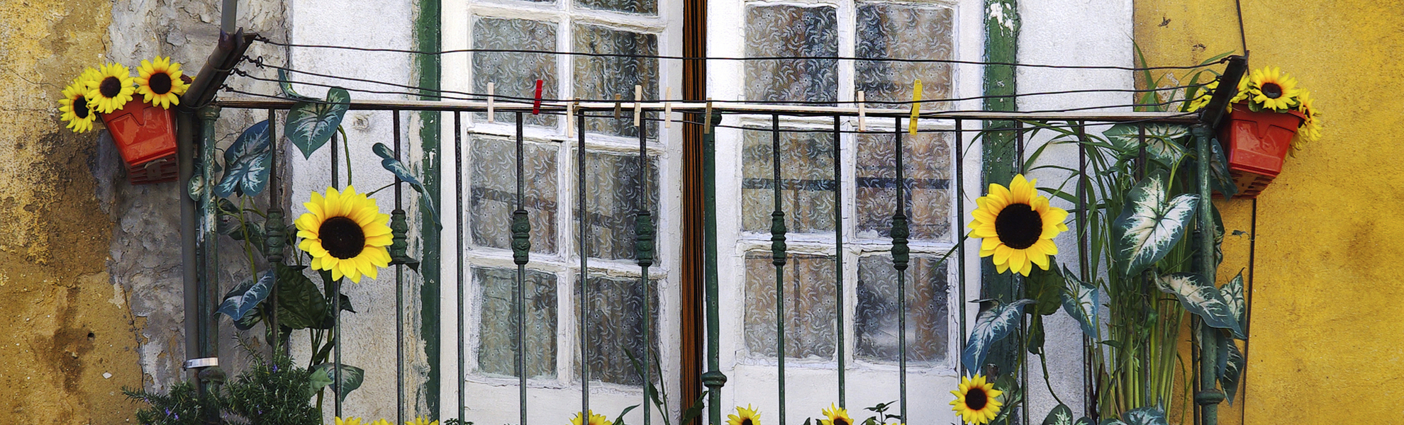 Balkon in der Altstadt von Alfama, Portugal