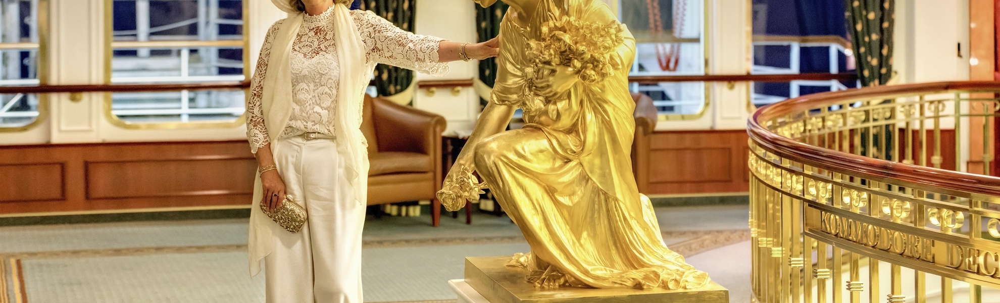 Katrin Schwiebert nach dem Gatsby Galadinner, MS Deutschland