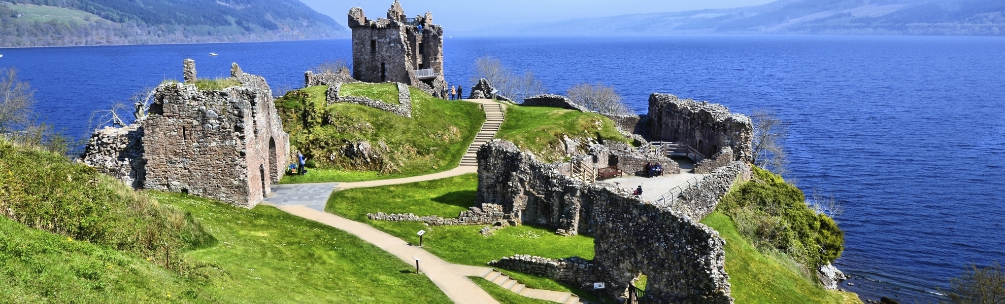 Landschaft um Loch Ness