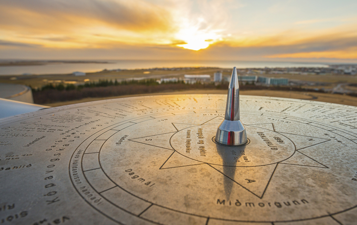 Kompass auf dem Perlan in Reykjavik, Island