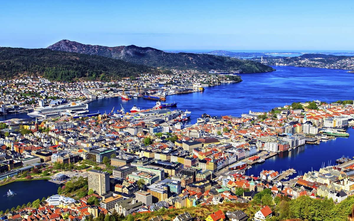 Blick vom Berg Fløyen auf Bergen, Norwegen