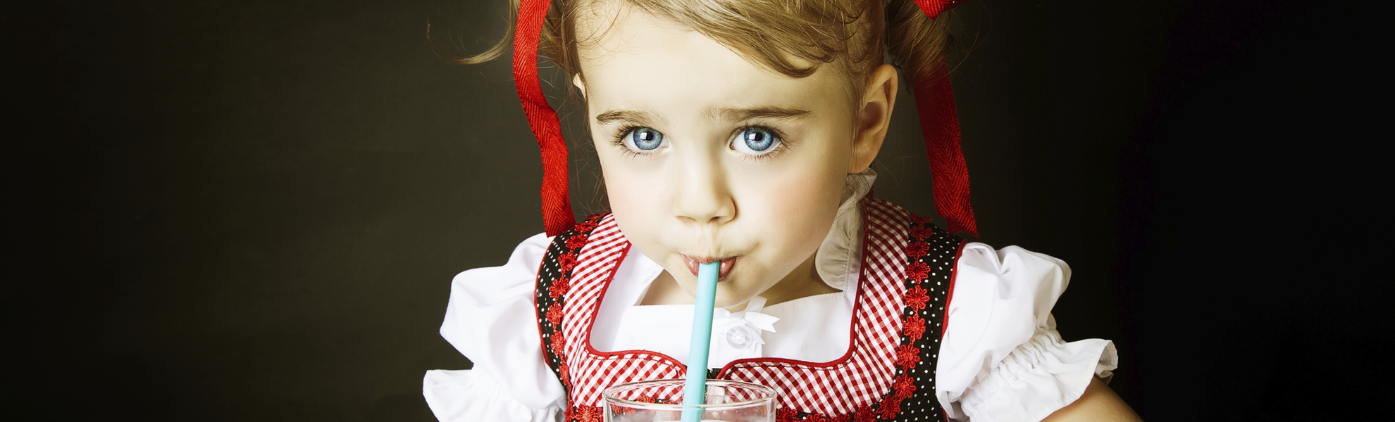 Mädchen in Tracht, Österreich