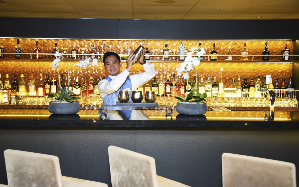 Kopernikus Bar nach der Werft, MS Amadea