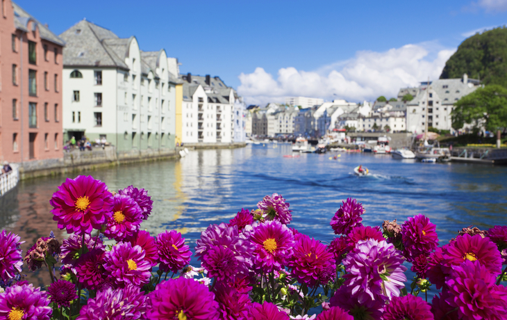 Kanal in Alesund, Norwegen