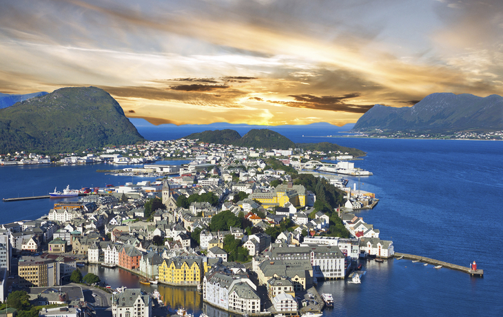 Alesund in der Dämmerung