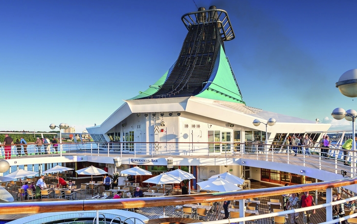 Kopernikus Bar auf MS Artania