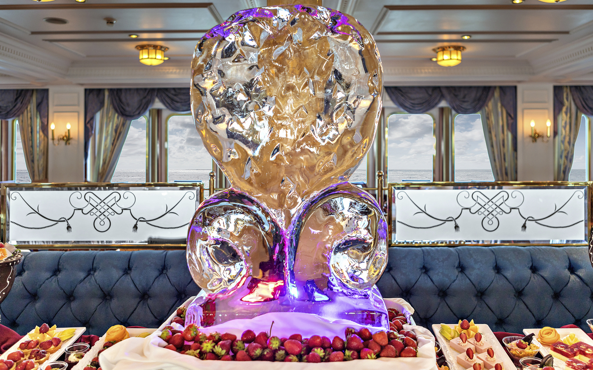 'Alles Erdbeere' Buffet, MS Deutschland