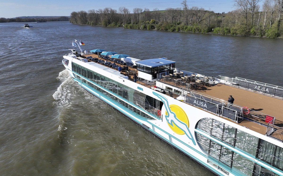 MS Alisa auf dem Rhein