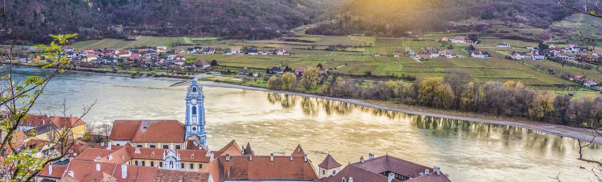 Blick auf die Wachau bei Duernstein, Oesterreich