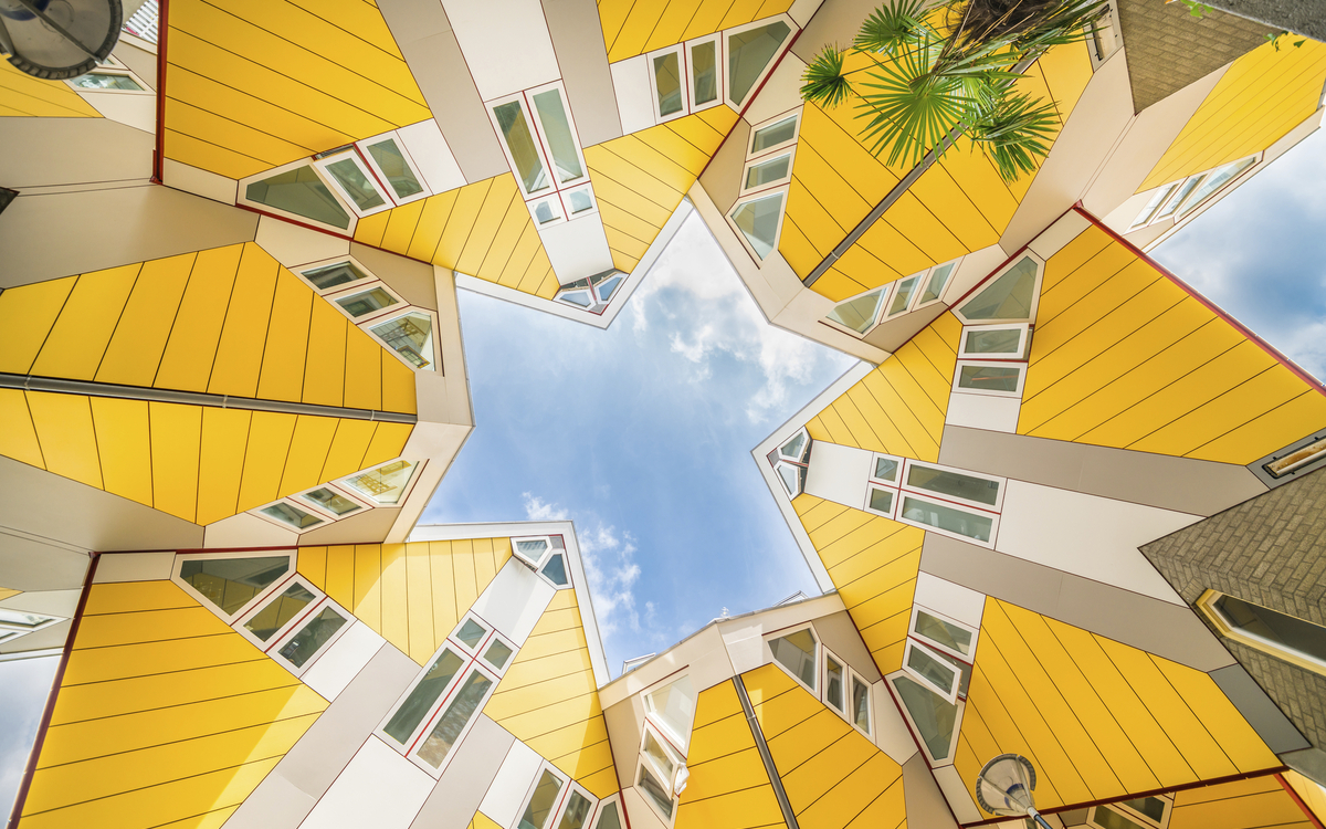 Kubushaus- wuefelfoermige, auf einer Ecke stehende Wohnungen- in Rotterdam, Niederlande